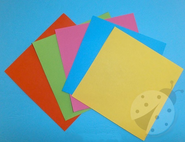 Объемная аппликация из цветной бумаги