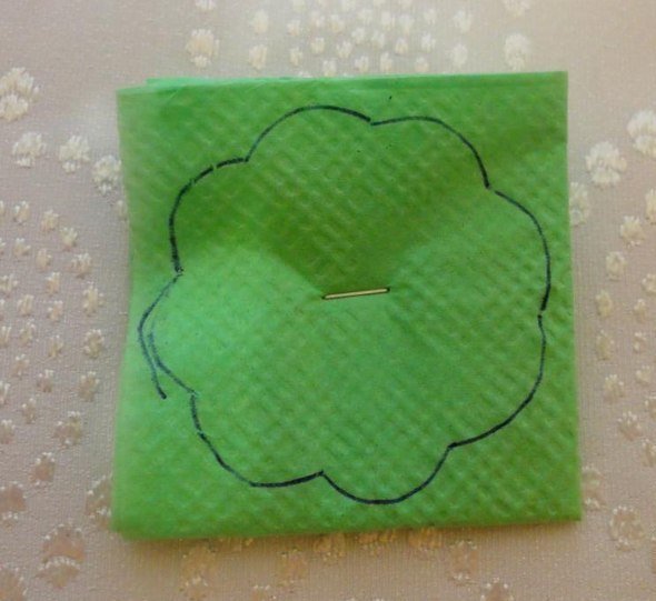 Новогодняя ёлочка из бумажных салфеток