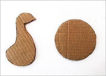 Павлин из пластиковых ложек и ватных палочек Павлин из пластиковых ложек и ватных палочек