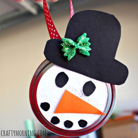 Ёлочные игрушки из крышечек