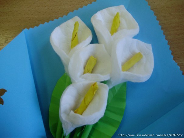 Цветочки их ватных дисков Цветочки их ватных дисков