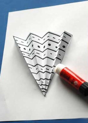 Объемная аппликация из бумаги «дождик» Объемная аппликация из бумаги «дождик»