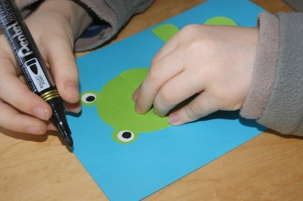 Аппликация из кружочков &laquo;лягушонок&raquo;