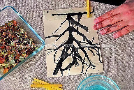 Аппликация "дерево" из крошки сухих листьев Аппликация "дерево" из крошки сухих листьев