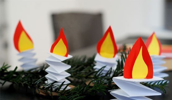  свечи из бумаги.