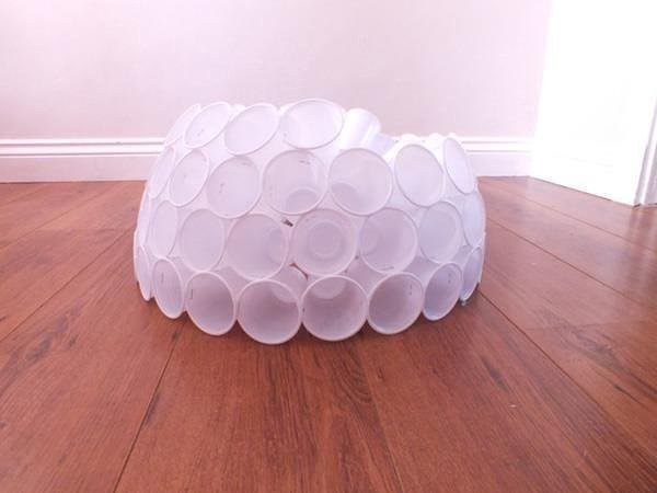 Снеговик из пластиковых стаканчиков