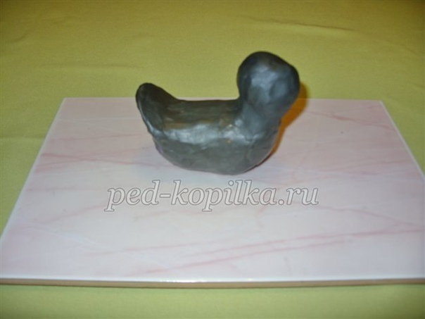 Курочка из пластилина и семечек