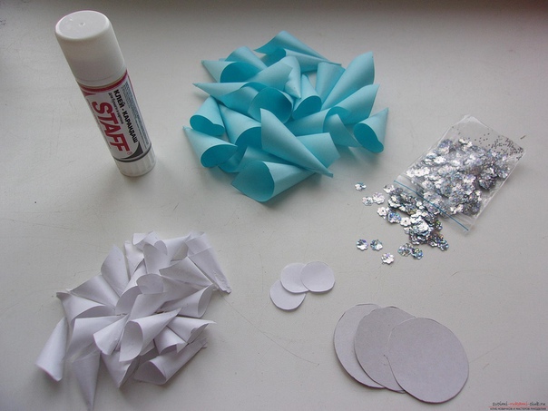 Снежинки из бумаги. мастер-класс Снежинки из бумаги. мастер-класс