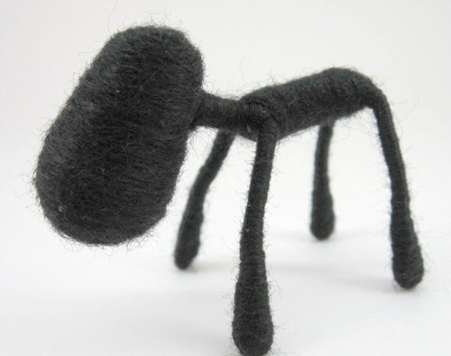 Овечка из пробки и ниток