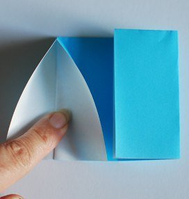 Оригами "домик" можно сделать из простой бумаги