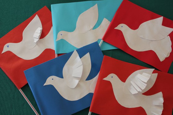 Флажки с голубями ко дню победы Флажки с голубями ко дню победы