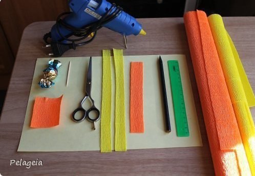 Нарциссы из гофрированной бумаги !