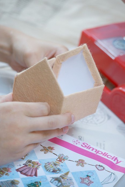 Новогодний домик из фетра