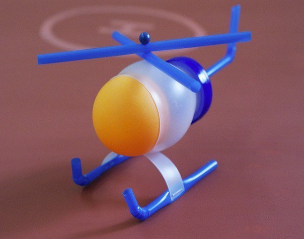 Делаем вертолет из бутылки с детьми. интересно и весело.