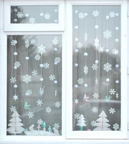 Украшаем окна снежком