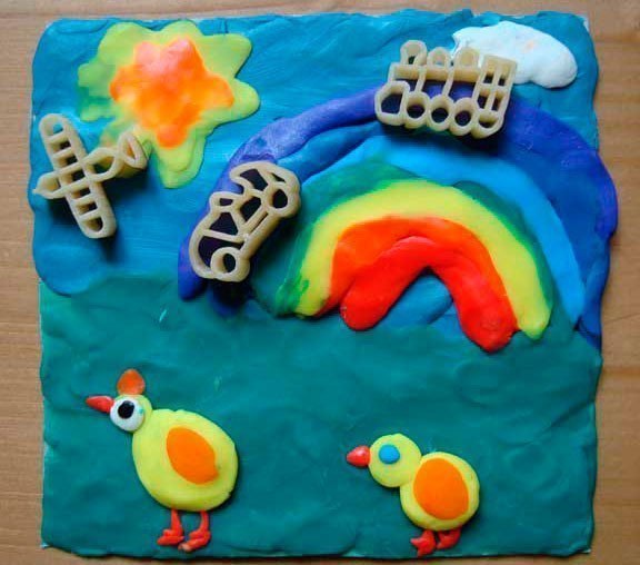 Поделки из макарон и пластилина