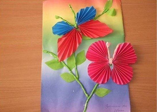 Аппликация из цветной бумаги Аппликация из цветной бумаги