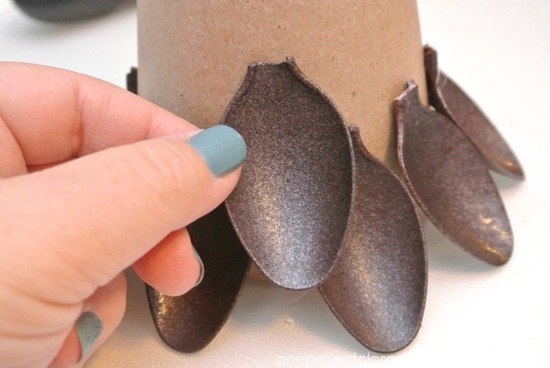 Ёлочка из пластиковых ложек