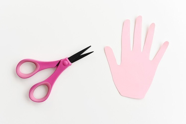 Лилия из ладошек