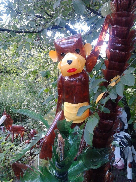 Поделки из пластиковых бутылок на участке! Поделки из пластиковых бутылок на участке!