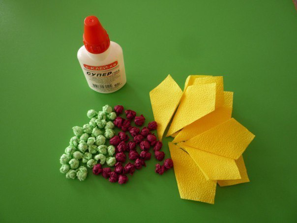 Аппликация из салфеток «подсолнух» Аппликация из салфеток «подсолнух»