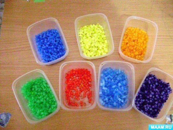 Мозаика из нарезанных коктейльных трубочек Мозаика из нарезанных коктейльных трубочек