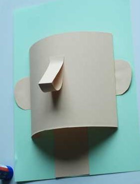 Поделки из бумаги для детей. объемная аппликация из цветной бумаги. подробный мастер класс см. на фо