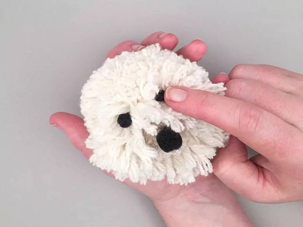 Щенок из помпонов Щенок из помпонов