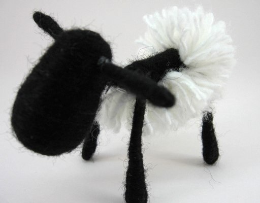 Овечка из пробки и ниток Овечка из пробки и ниток