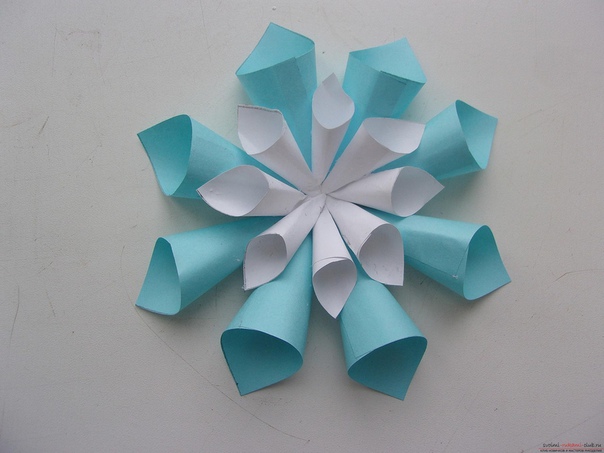 Снежинки из бумаги. мастер-класс Снежинки из бумаги. мастер-класс