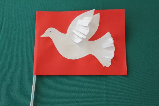 Флажки с голубями ко дню победы Флажки с голубями ко дню победы