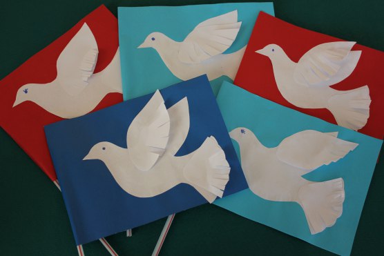 Флажки с голубями ко дню победы Флажки с голубями ко дню победы