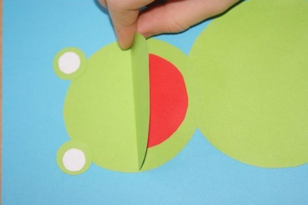 Аппликация из кружочков &laquo;лягушонок&raquo;