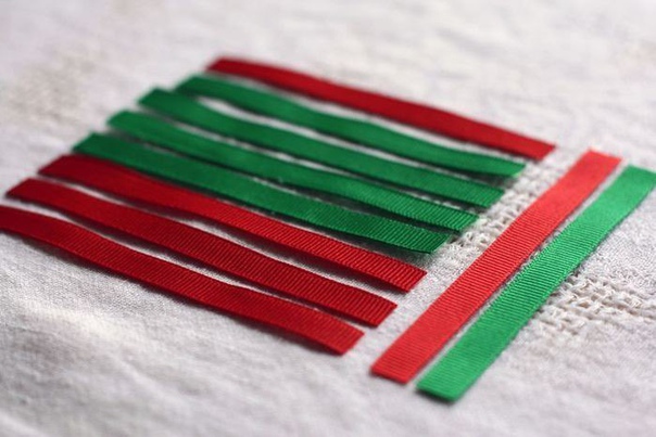 Мастерим елочку из лент Мастерим елочку из лент