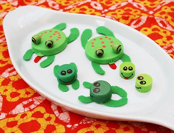 Поделки из пластиковых крышек Поделки из пластиковых крышек