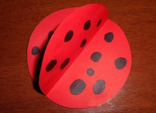 Поделка божья коровка из бумаги