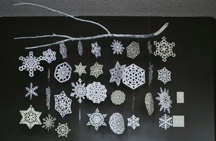 Как украсить дом снежинками Как украсить дом снежинками