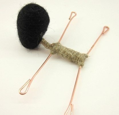 Овечка из пробки и ниток