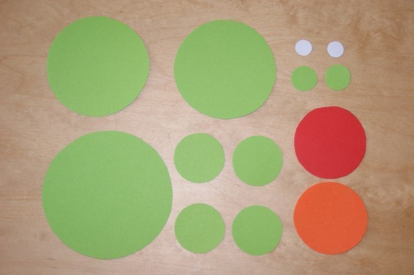 Аппликация из кружочков &laquo;лягушонок&raquo;