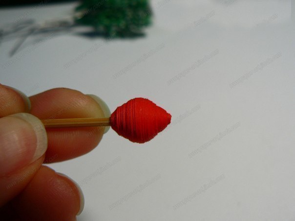 Новогодняя веточка из бумаги Новогодняя веточка из бумаги