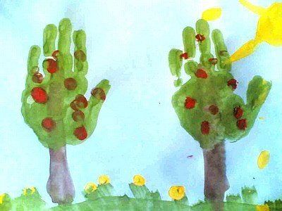 Рисуем ладошками и ножками)