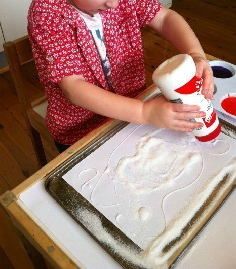 Рисуем клеем и солью Рисуем клеем и солью