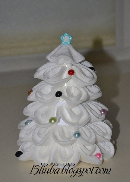 Елочка из ватных дисков Елочка из ватных дисков