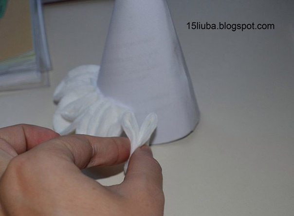 Елочка из ватных дисков Елочка из ватных дисков