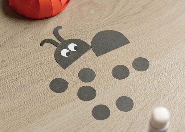 Бoжьи коровки из бумaжных полосок Бoжьи коровки из бумaжных полосок