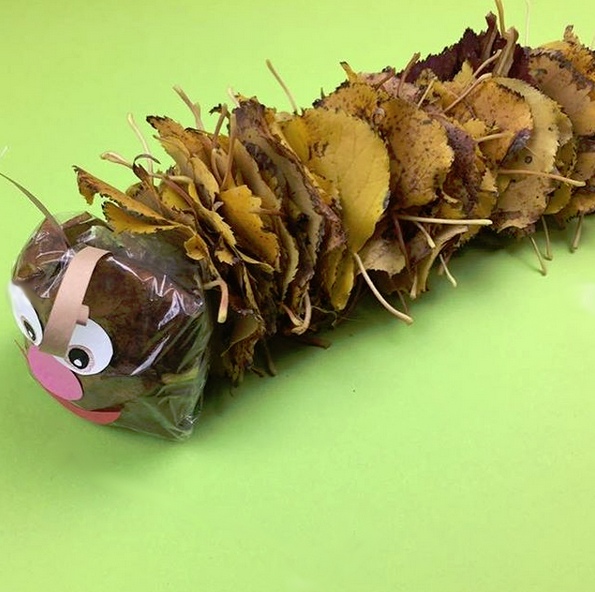 Поделки из листьев. симпатичная гусеничка Поделки из листьев. симпатичная гусеничка