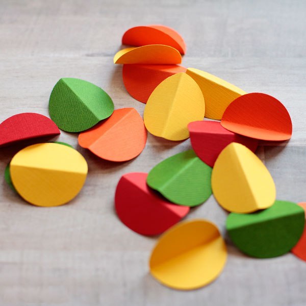 Осеннее дерево из кружочков