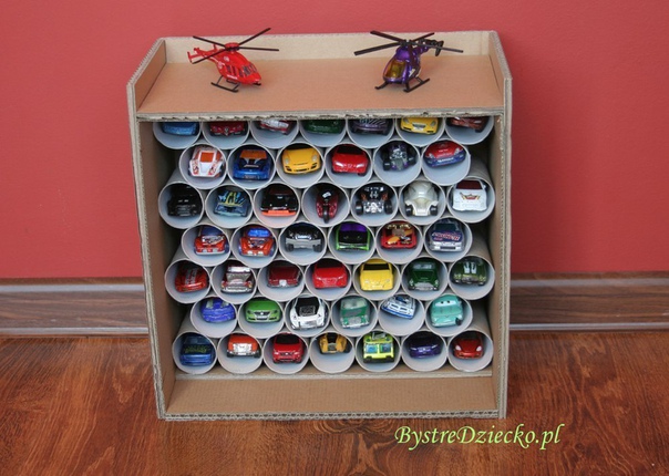 Гараж для машинок из картона своими руками