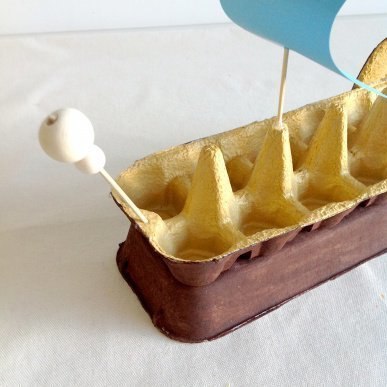 Кораблик из яичных лотков Кораблик из яичных лотков