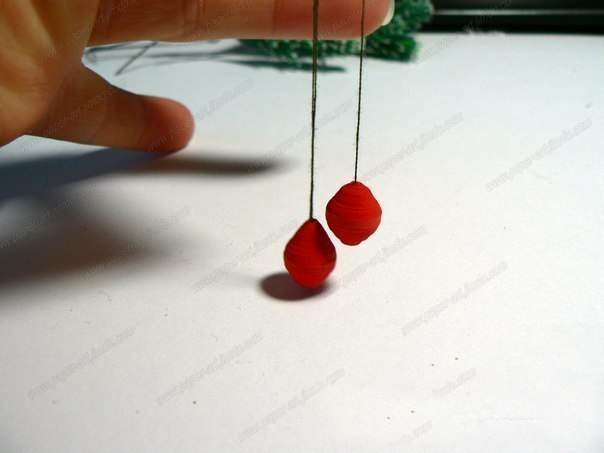 Новогодняя веточка из бумаги Новогодняя веточка из бумаги